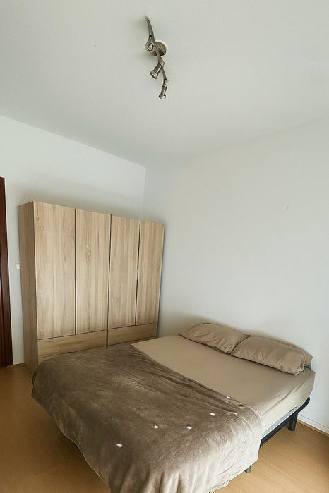 Arrenda-se quarto para casal por 400 € por mês