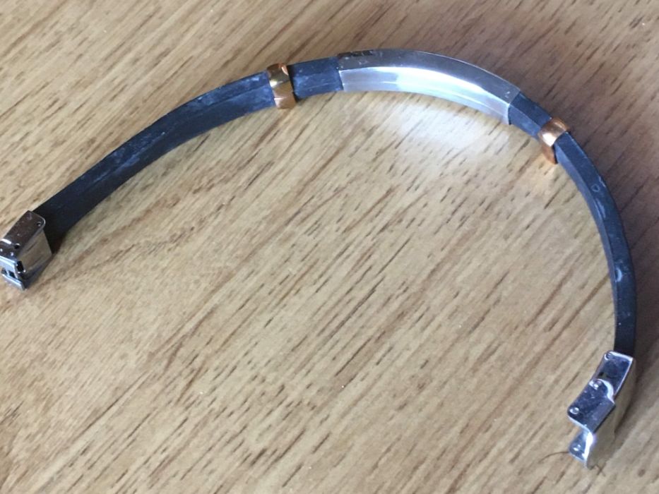 Pulseira em pele