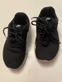 Buty sportowe Nike czarne rozmiar 33,5