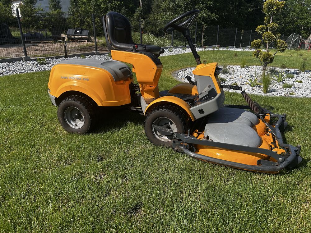 Traktorek Stiga Park Prestige 4x4 18km