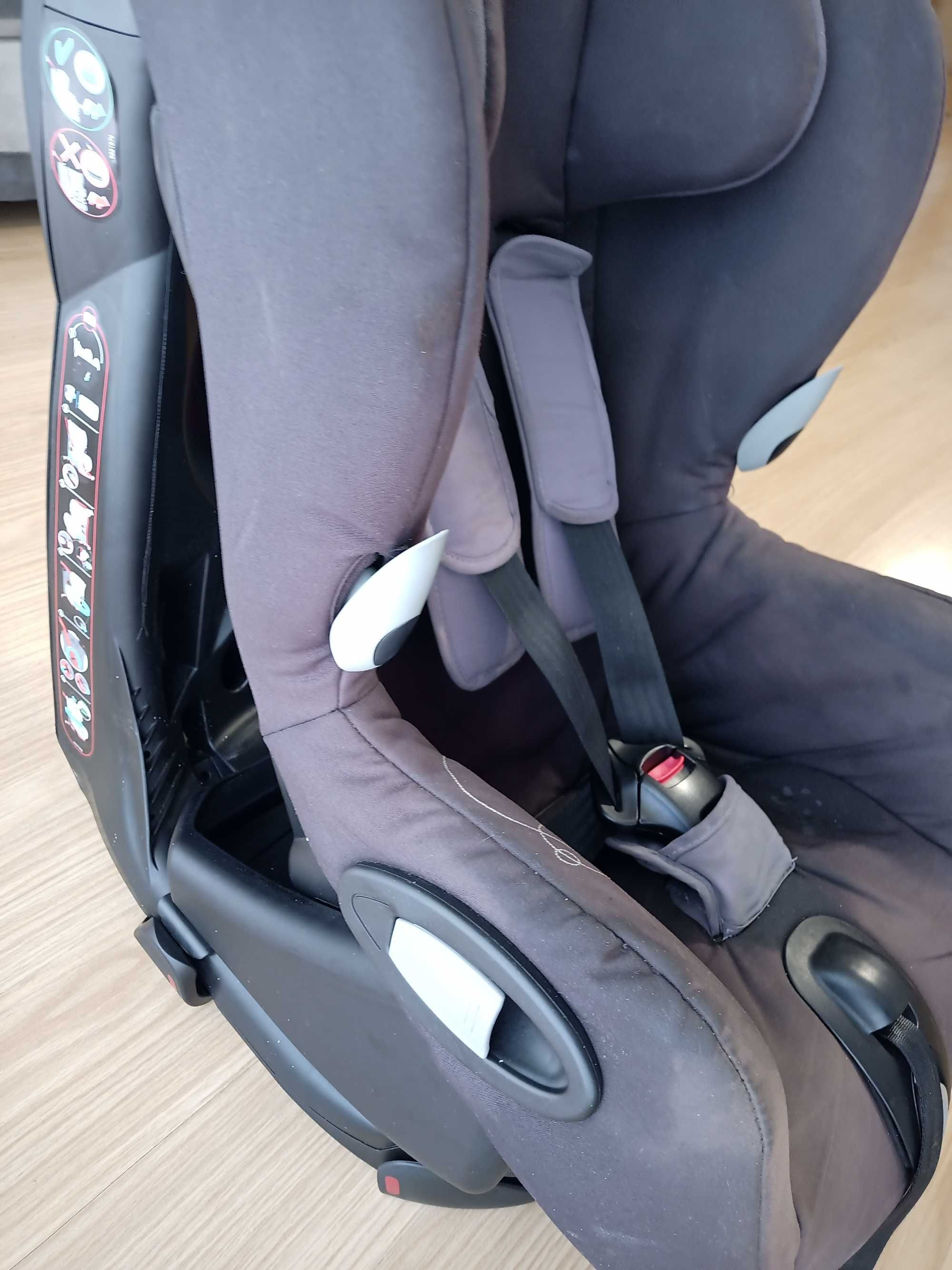 Maxi-Cosi Axiss Car Seat – Cadeira Auto Preta Usada c/ Marcas