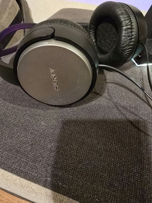 Sluchawki sony nie blatu +stojak
