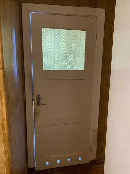 Drewnianie drzwi z kamienicy