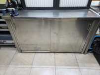 Bancada de inox com mesa de apoio