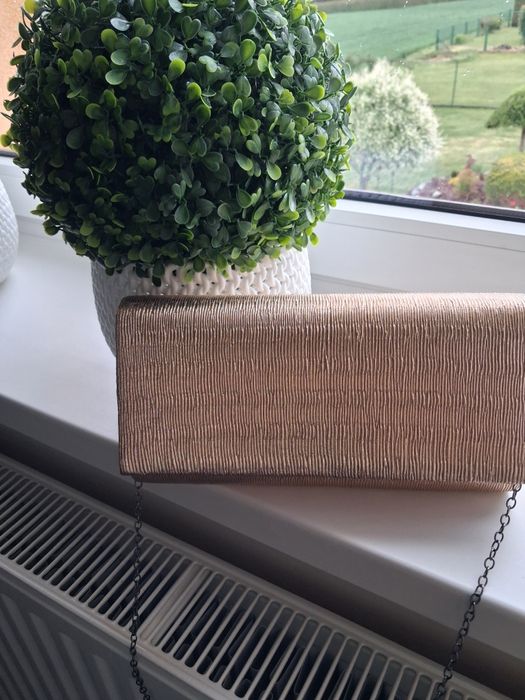 Sprzedam złotą torebkę kopertówkę