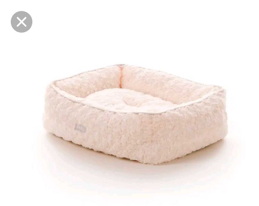 Alcofa NOVA com almofada amovível para cães ou gatos