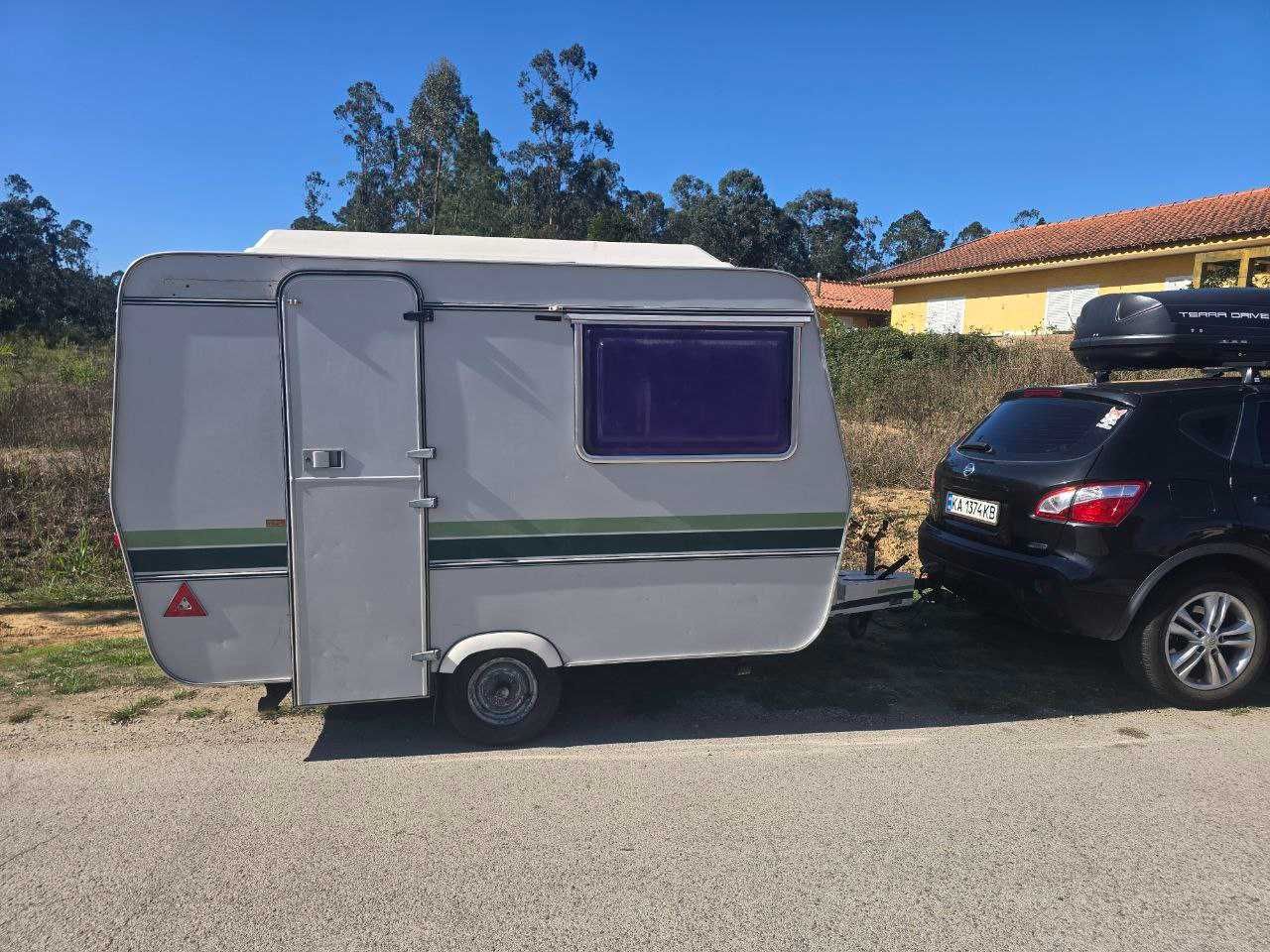 Estou vendendo uma pequena e linda caravana com números locais