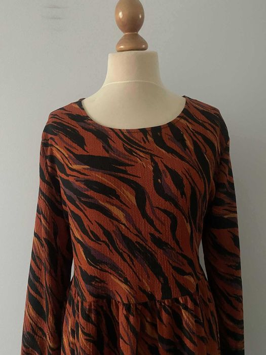 TU Woman sukienka szeroka w pasie i biodrach 18