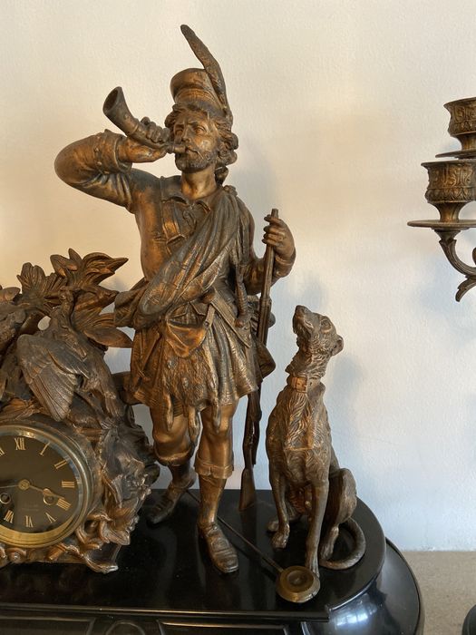 Relógio + 2 Castiçais Liga de Zinco Estilo Francês