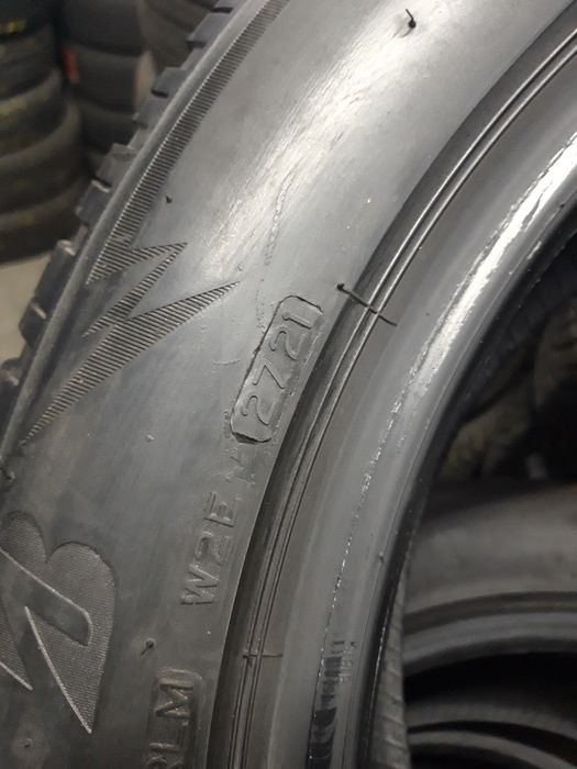 Комплект зимових шин Bridgestone 215/55R17