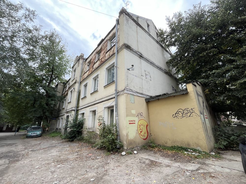 Будівля 442кв.м.+7.2сот. вул. Дмитрівська 29. Центр.