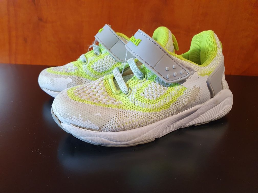 Buty sportowe dla chłopca 25