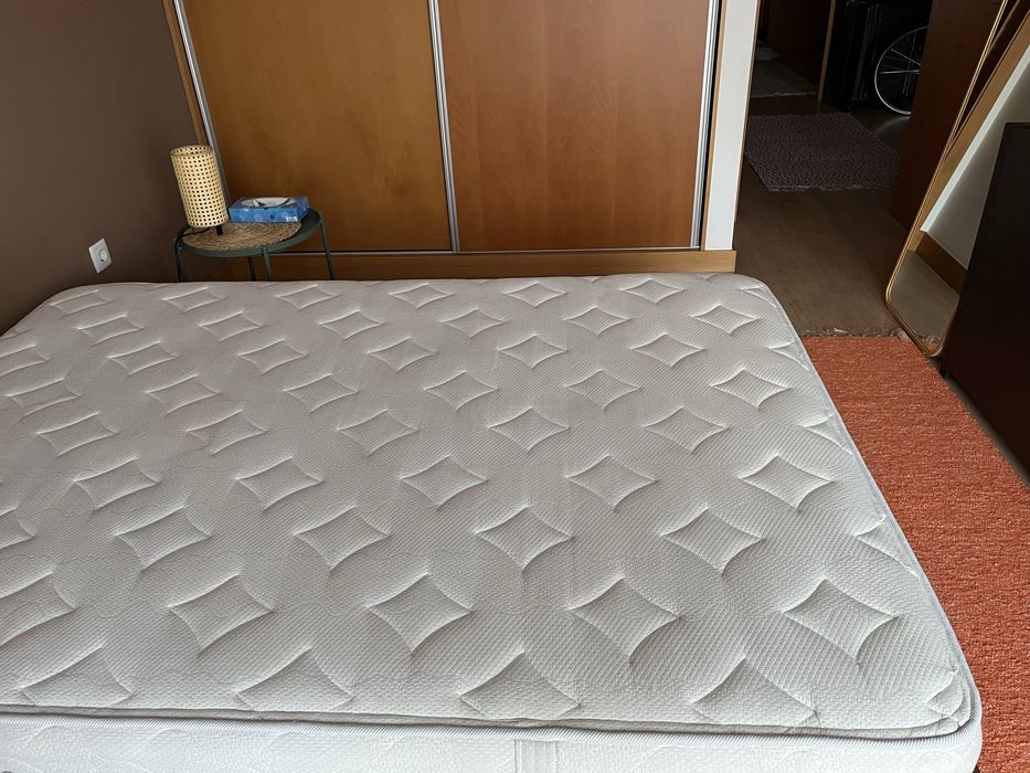 Estrutura cama com arrumação, com colchão, 140x200 cm
