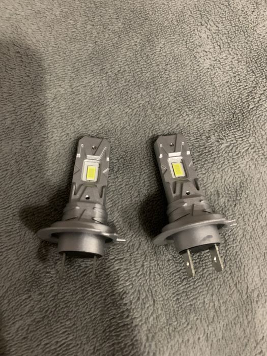 Лампочки в фары ближний и дальний 6500к белый свет