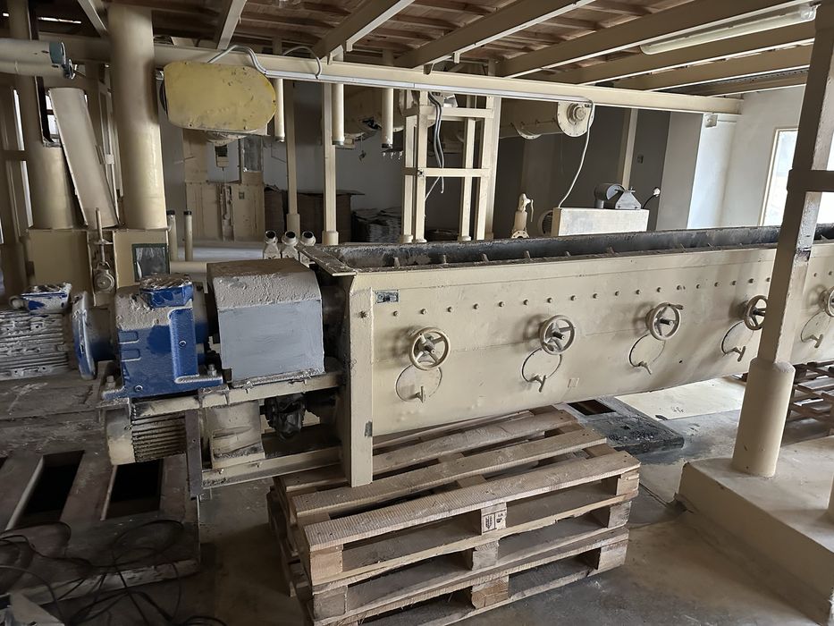 zbiornik metalowy mieszałka mieszalnik wybierak do materiałów sypkich