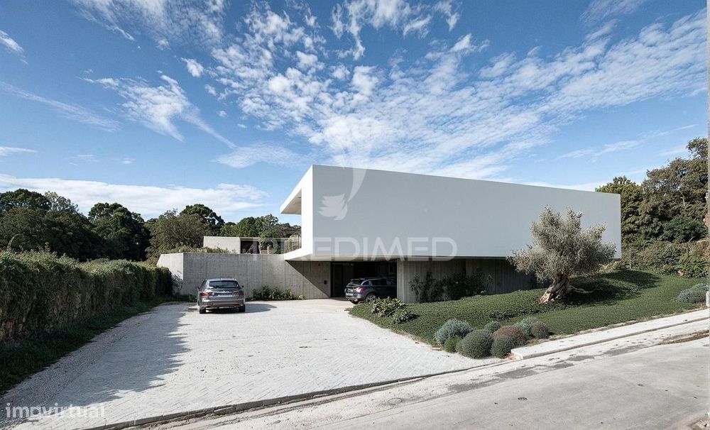 Moradia V4, em construção com piscina, Constância.