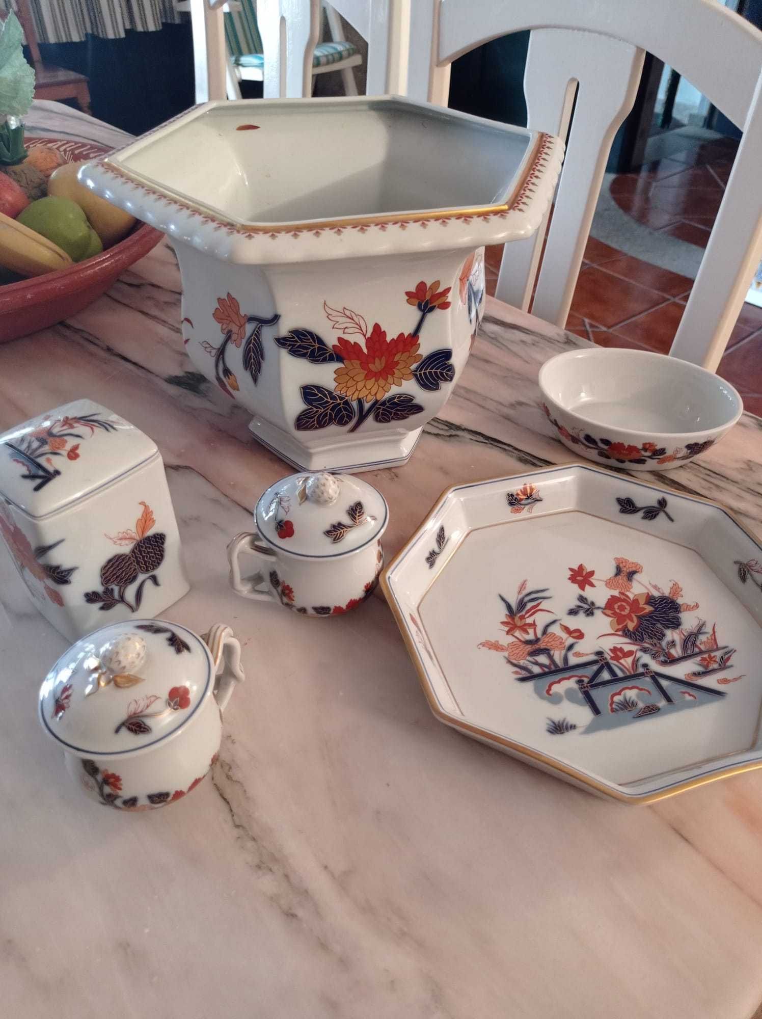 Conjunto de louça vista alegre