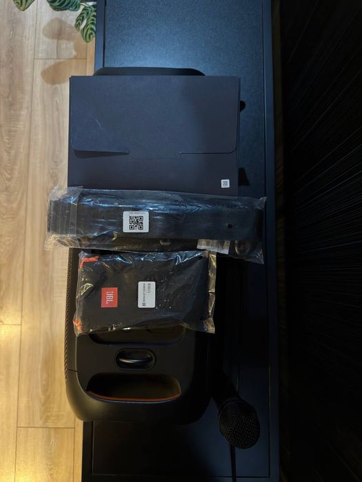 Głośnik JBL PartyBox On The Go + mikrofon i pasek na ramię JBL