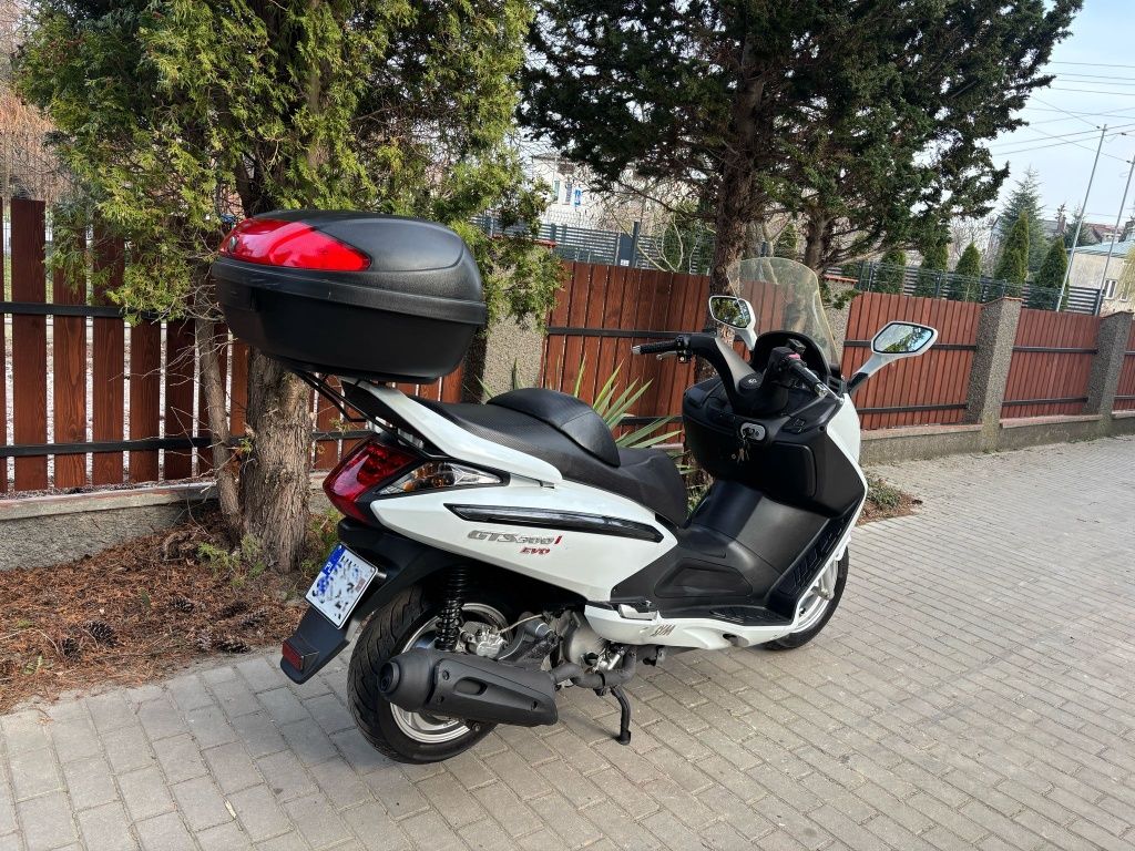 Sym GTS 300/125, kufer, gotowy do jazdy, zarejestrowany 250/125 RATY