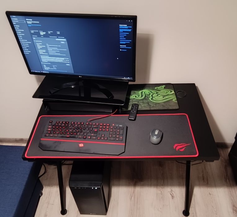 Zestaw PC 4k z biurkiem