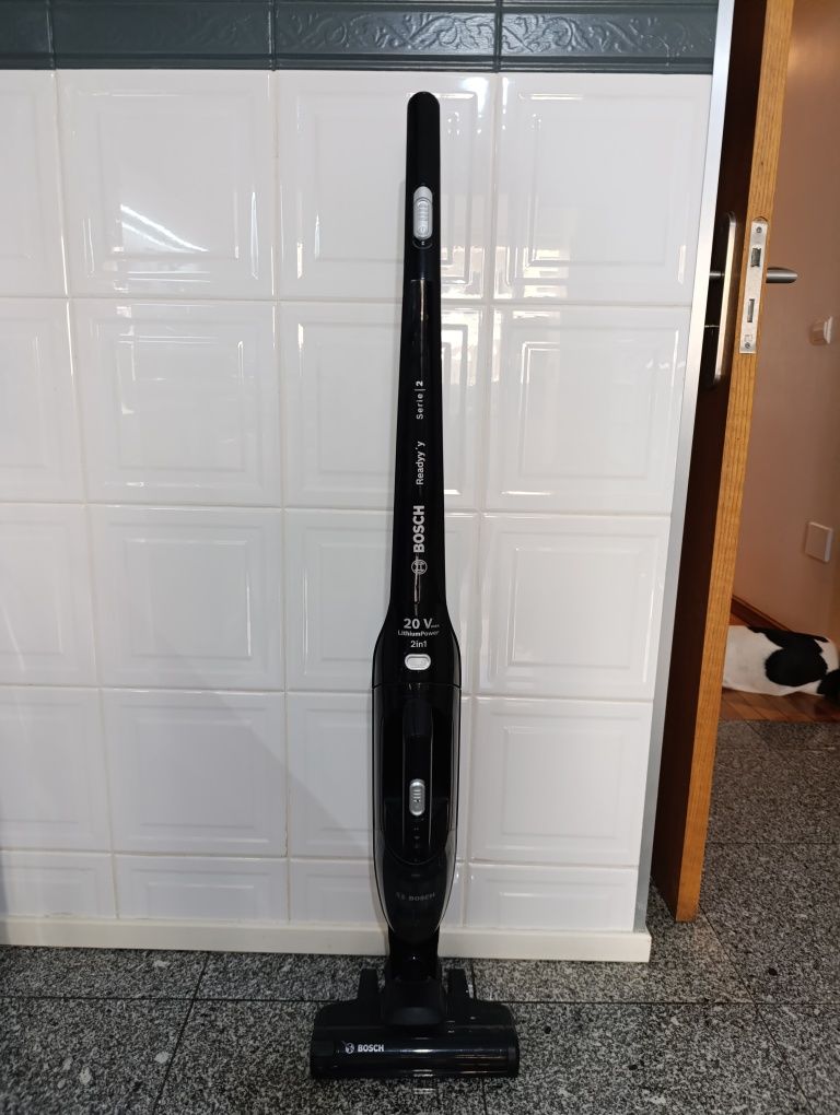 Aspirador vertical Bosch serie 2