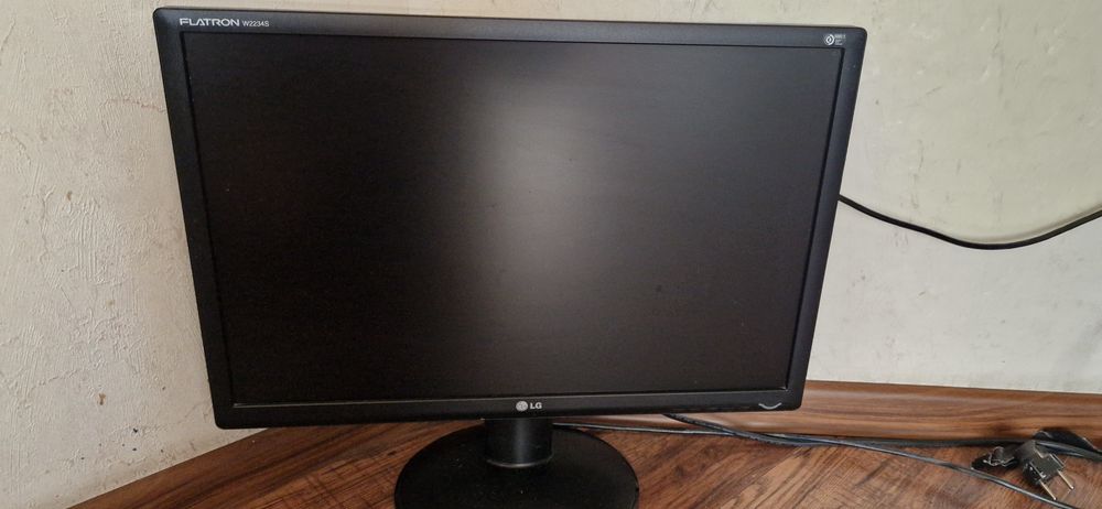 Монитор 22 дюйма LG