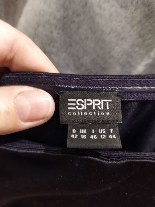 Fioletowa sukienka na jedno ramię Esprit