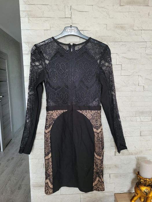 Nowa elegancka czarno beżowa sukienka dopasowana w koronke Butik S