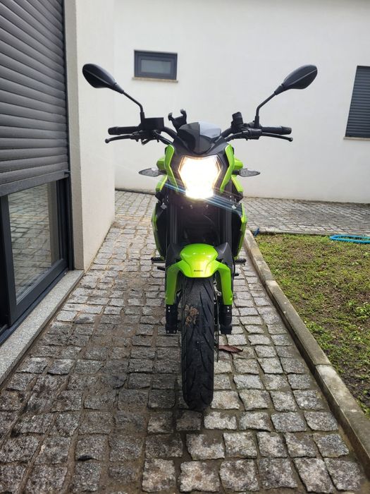 Benelli BN 125 - Ano 2023 - Apenas 3.000 km
