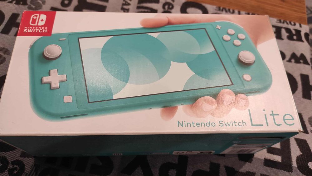 Nowa konsola Nintendo switch lite. Wyjęta tylko do zdjęć.