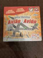 Avião de metal para construir