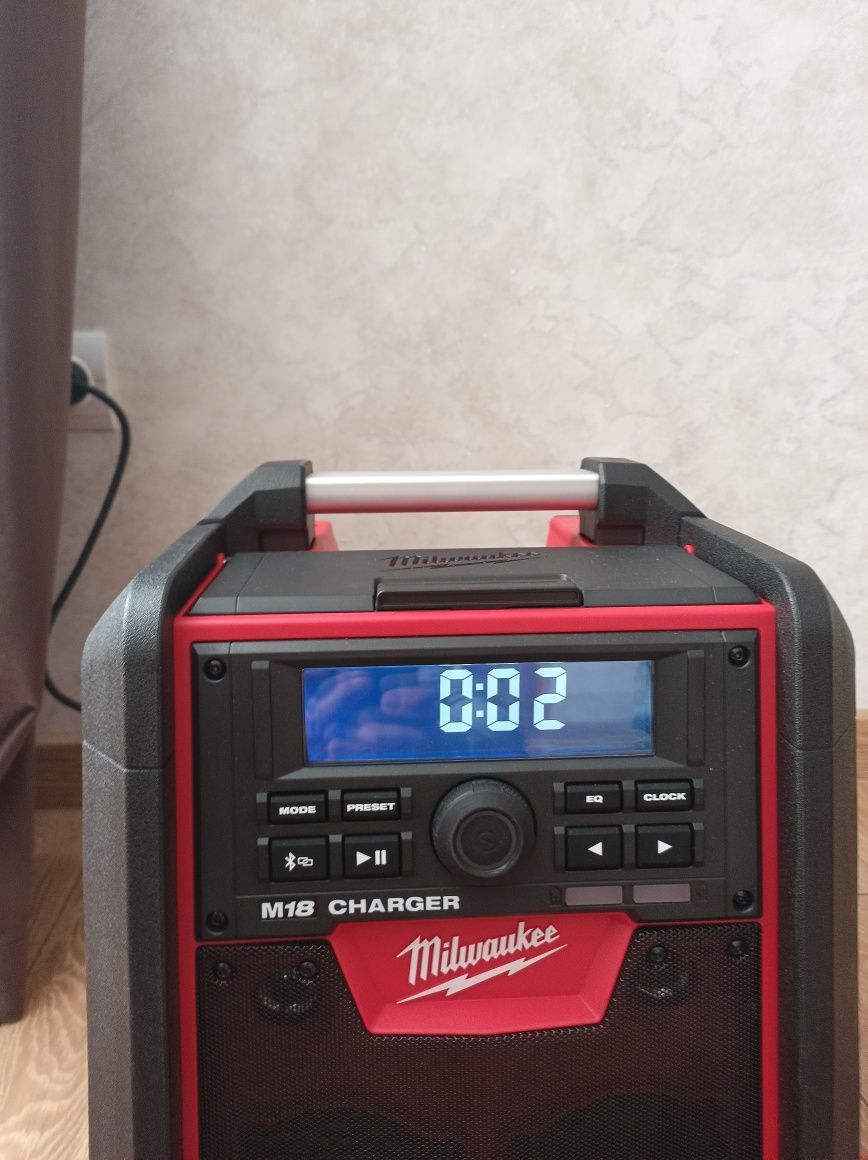 Радіоприймач зарядний/пристрій MILWAUKEE M18 RC-0