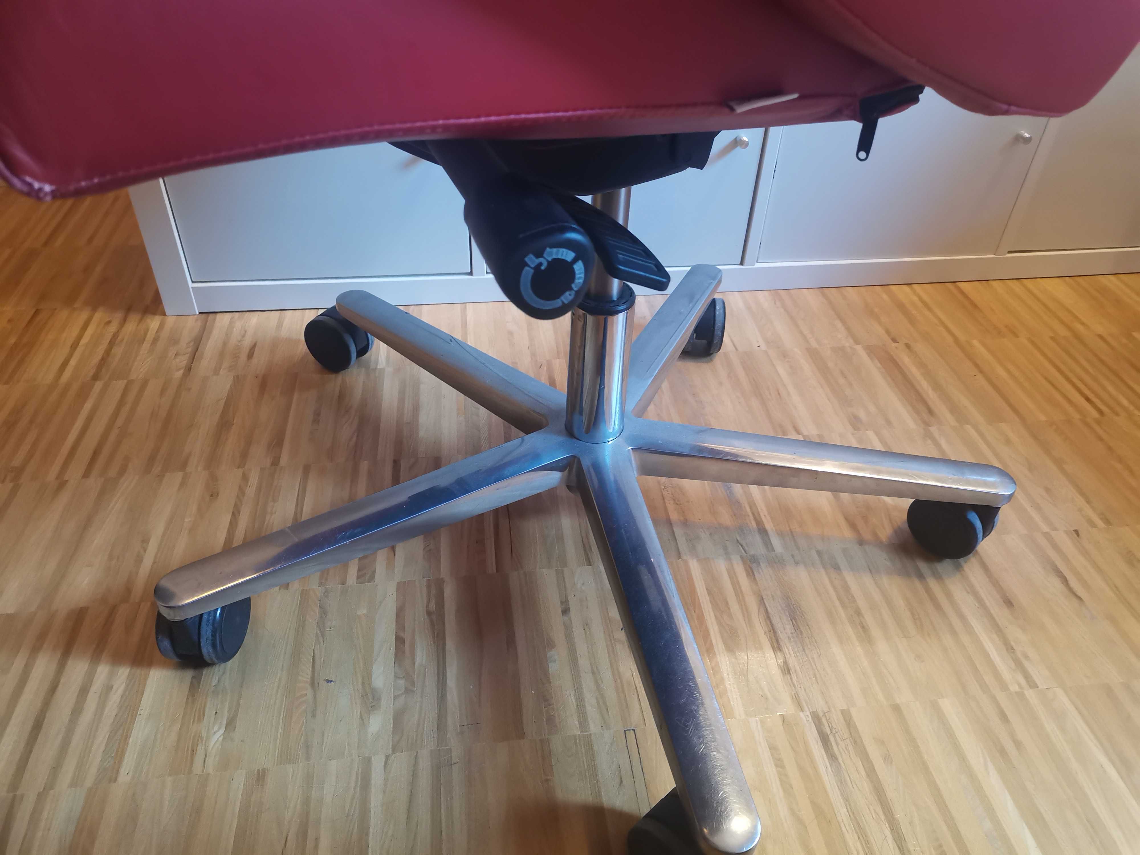 Fotel czerwony Profim Format 10SL