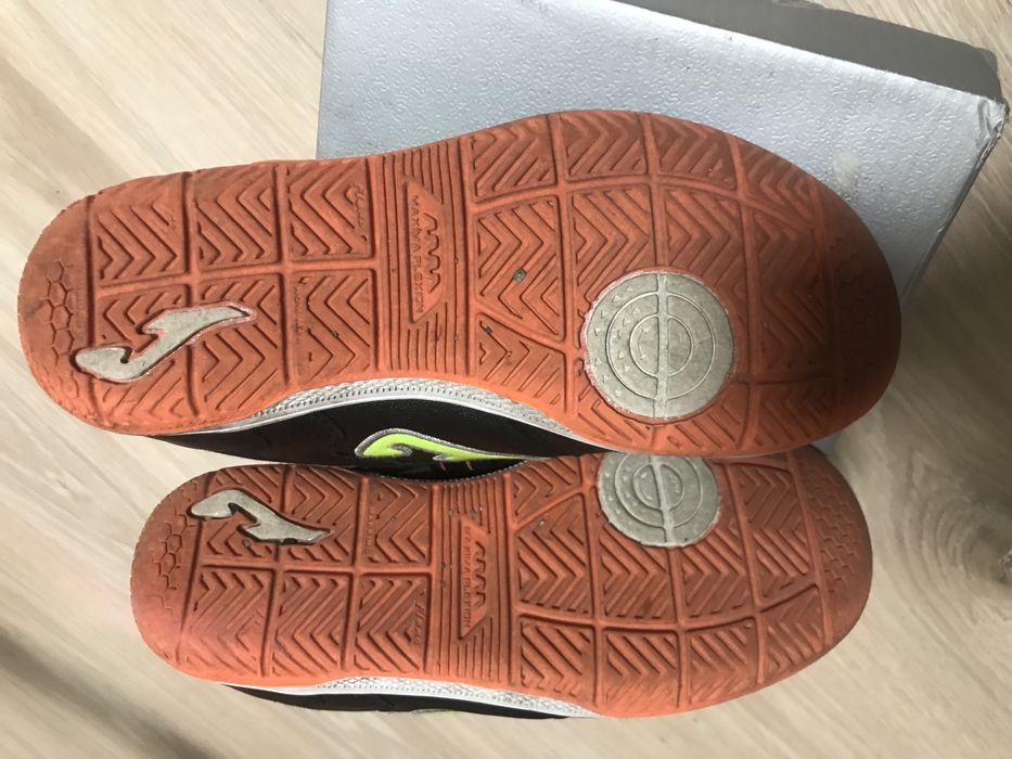 Футзалки  сороконожки joma