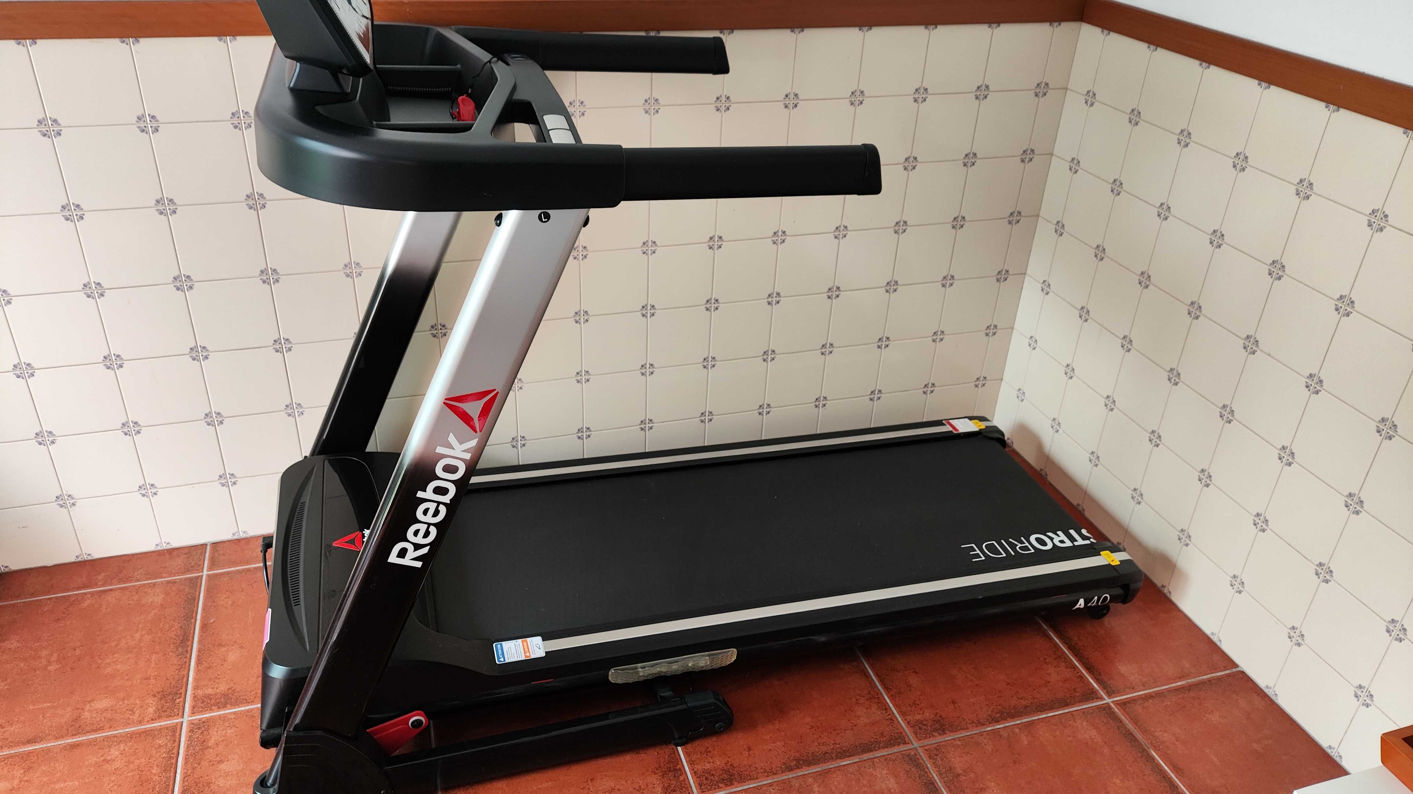 Passadeira de Correr Reebok A4.0