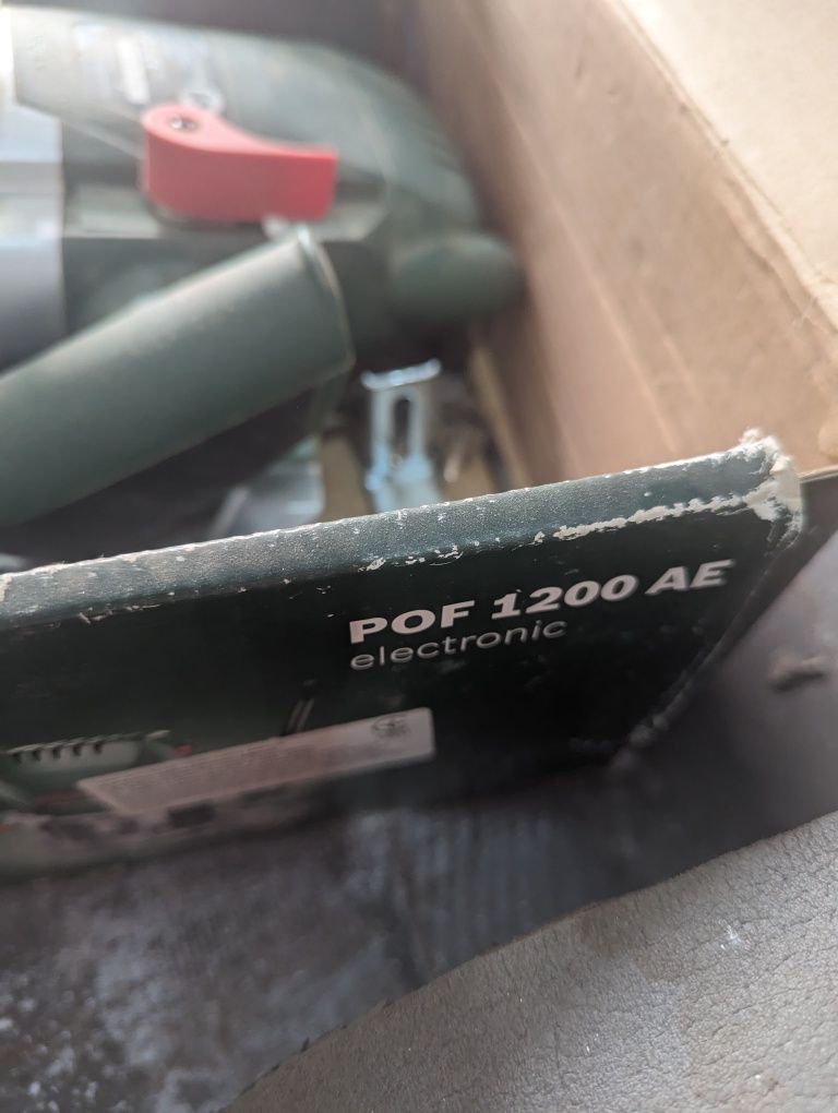 Продам фрезер Бош роf1200