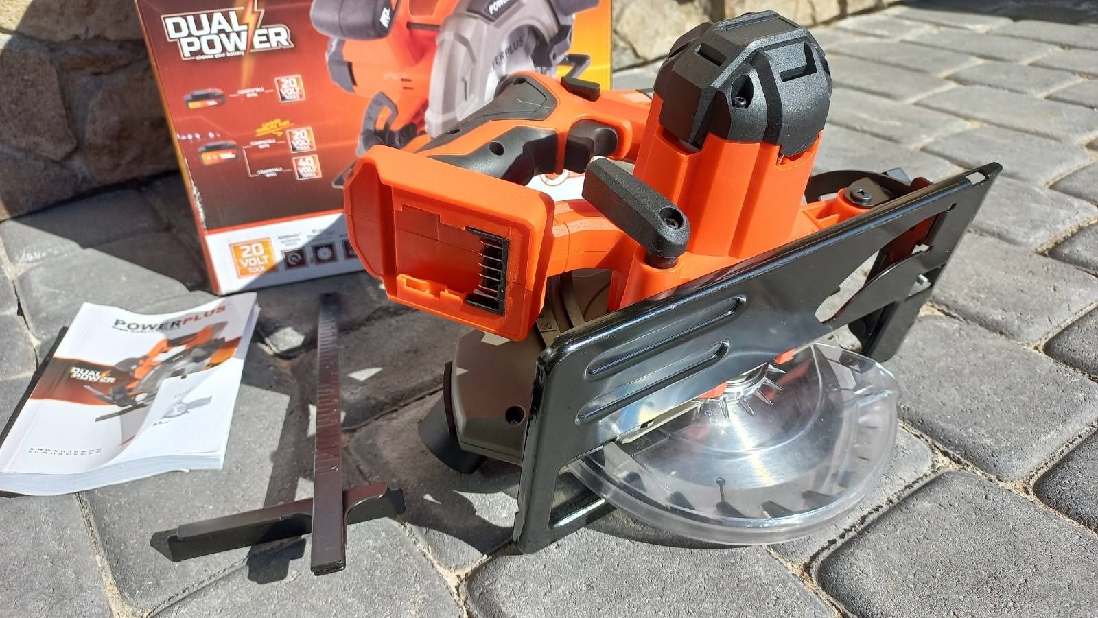 Акумуляторна паркетна пила powerplus powdp2520