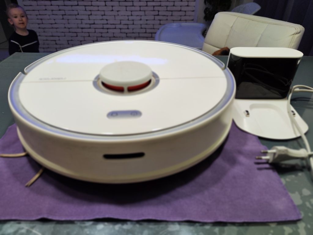 Робот пылесос Roborock s5 max .