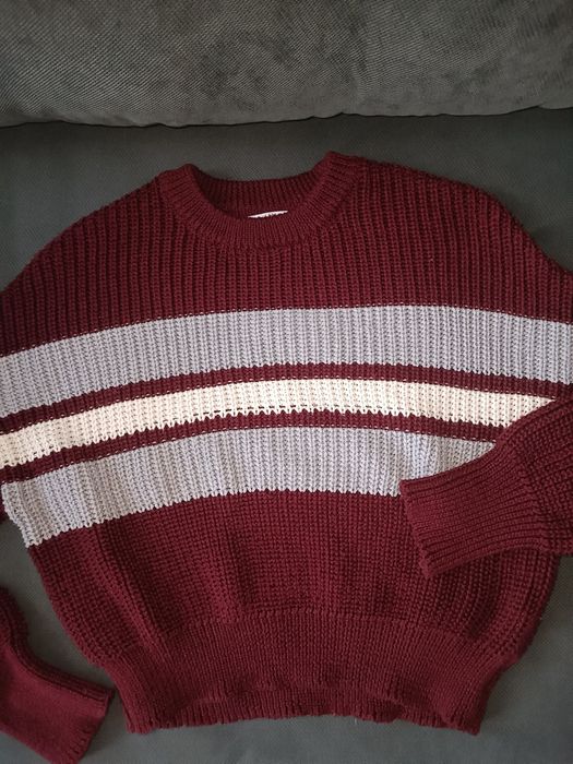 Bordowy sweter Pull&Bear
