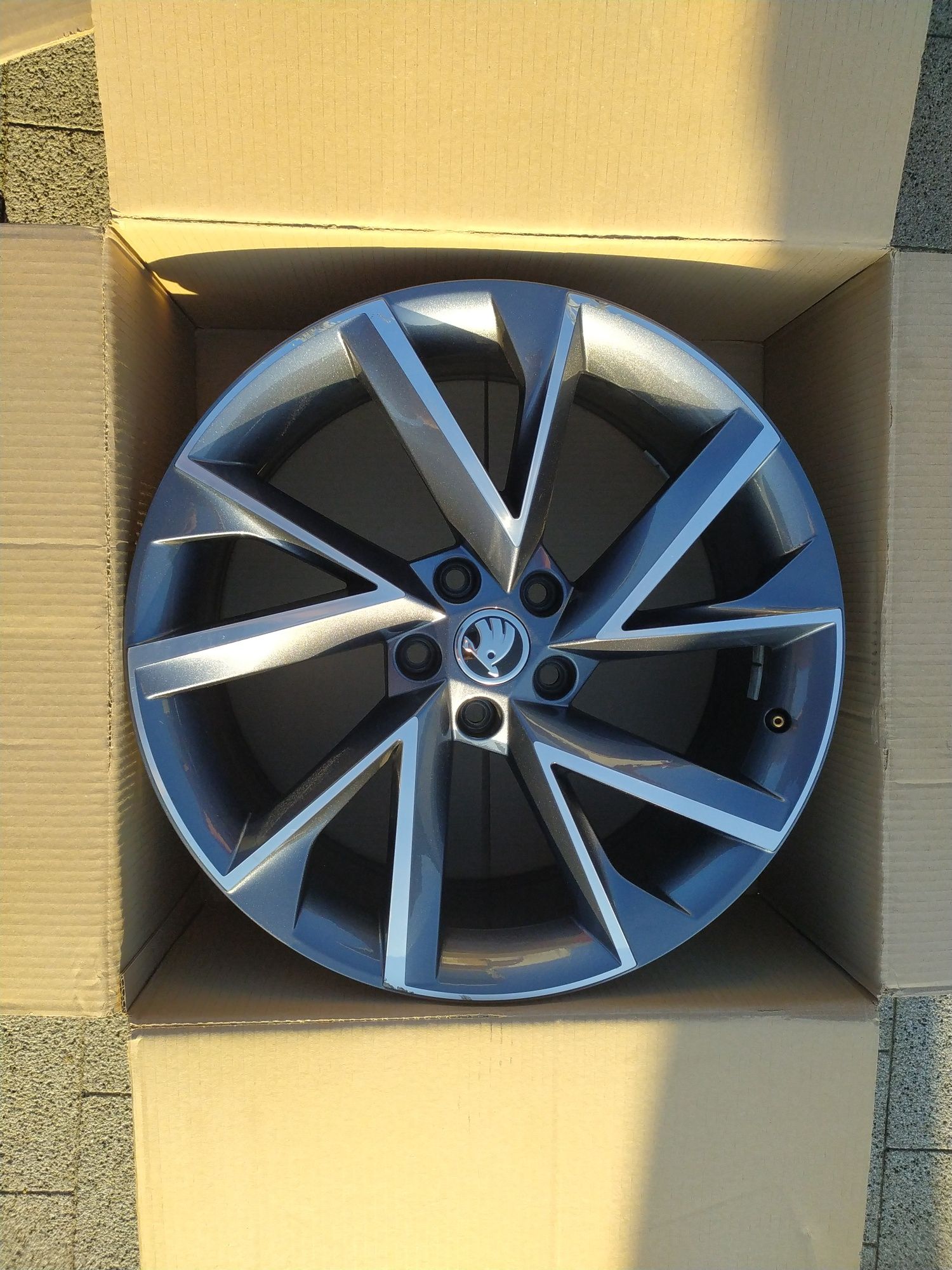 Oryginale felgi Skoda Vega 19 cali Superb Octavia