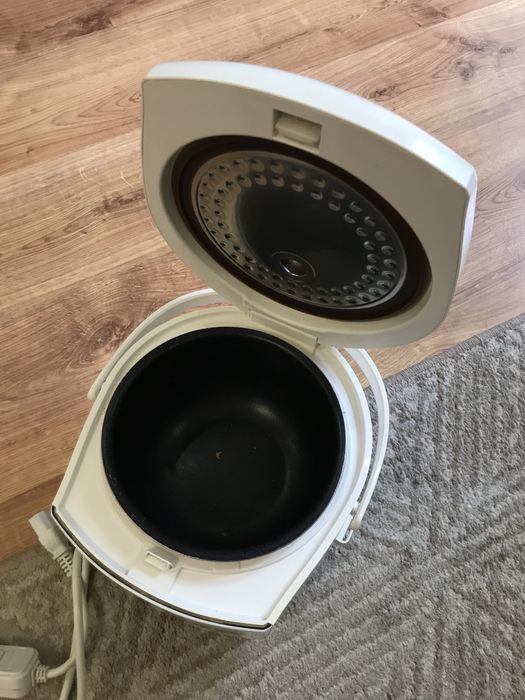 Мультиварка Redmond рабочая 1,5 л