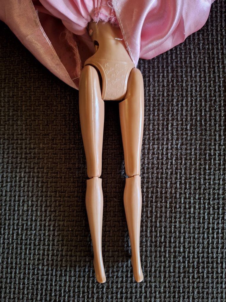 Lalka Barbie laleczka księżniczka Mattel zginane nogi