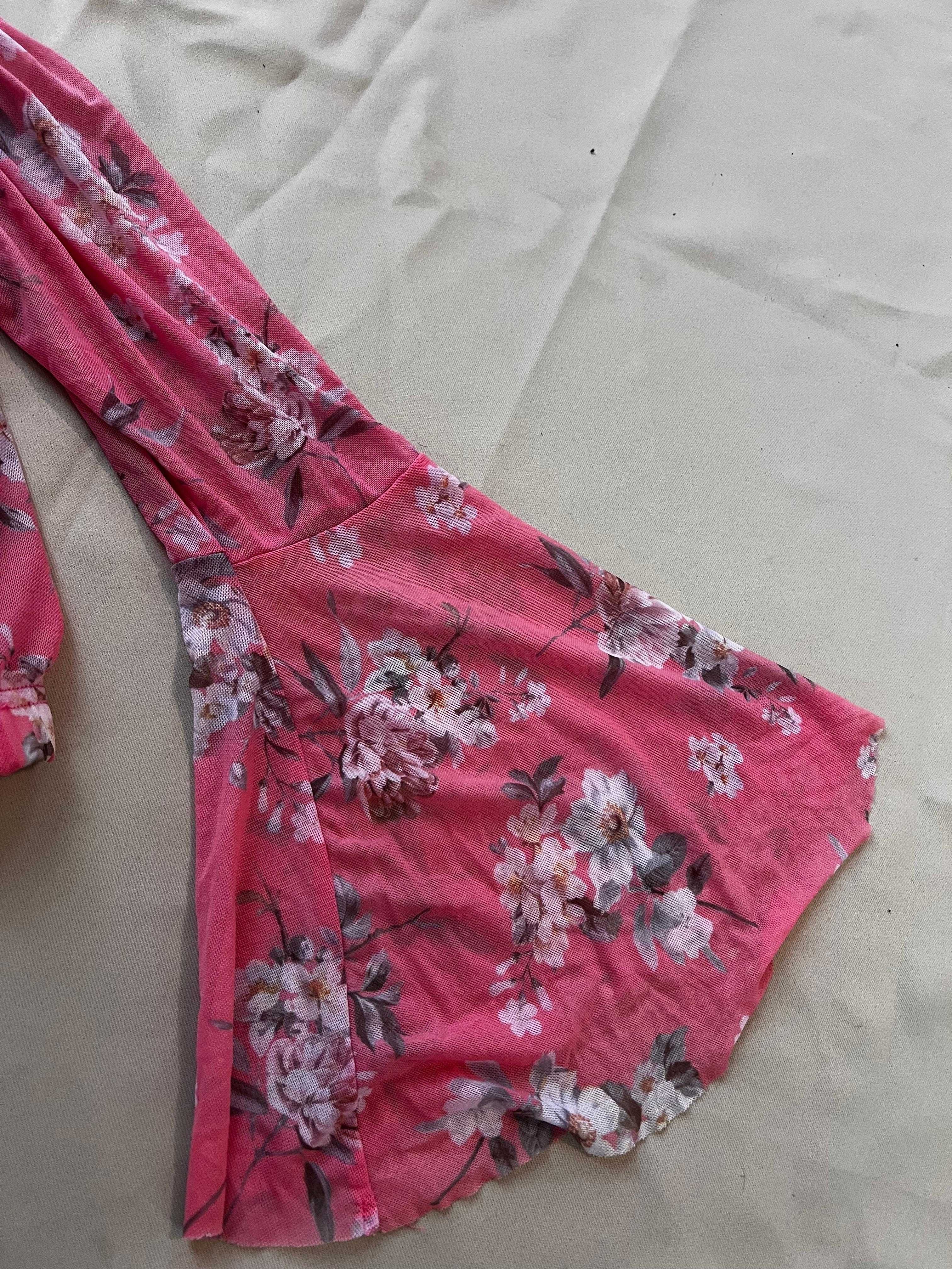 Bluzka szerokie rękawy krótka w kwiaty New Look S/M różowa hiszpanka