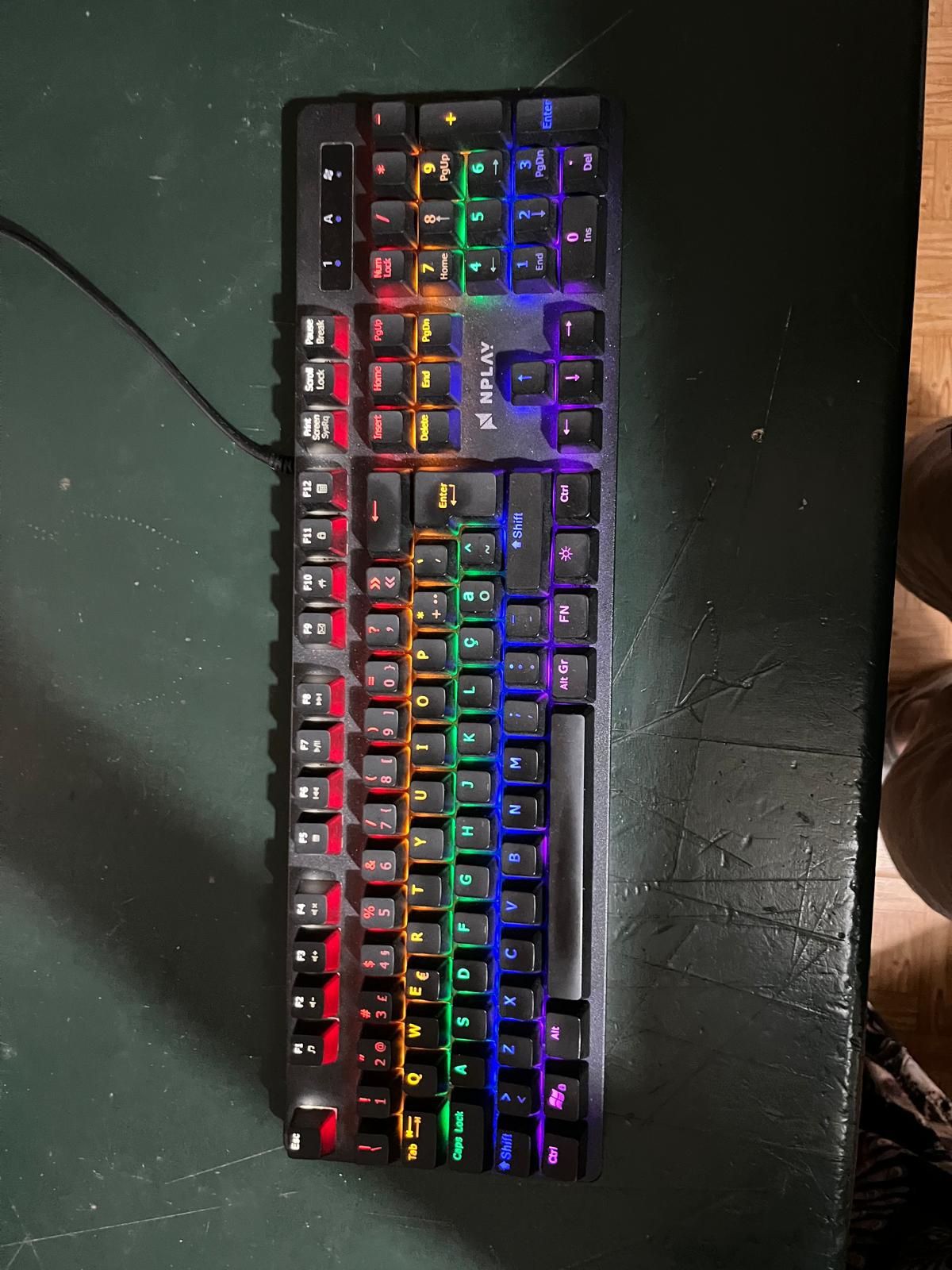 Teclado gamer mecânico
