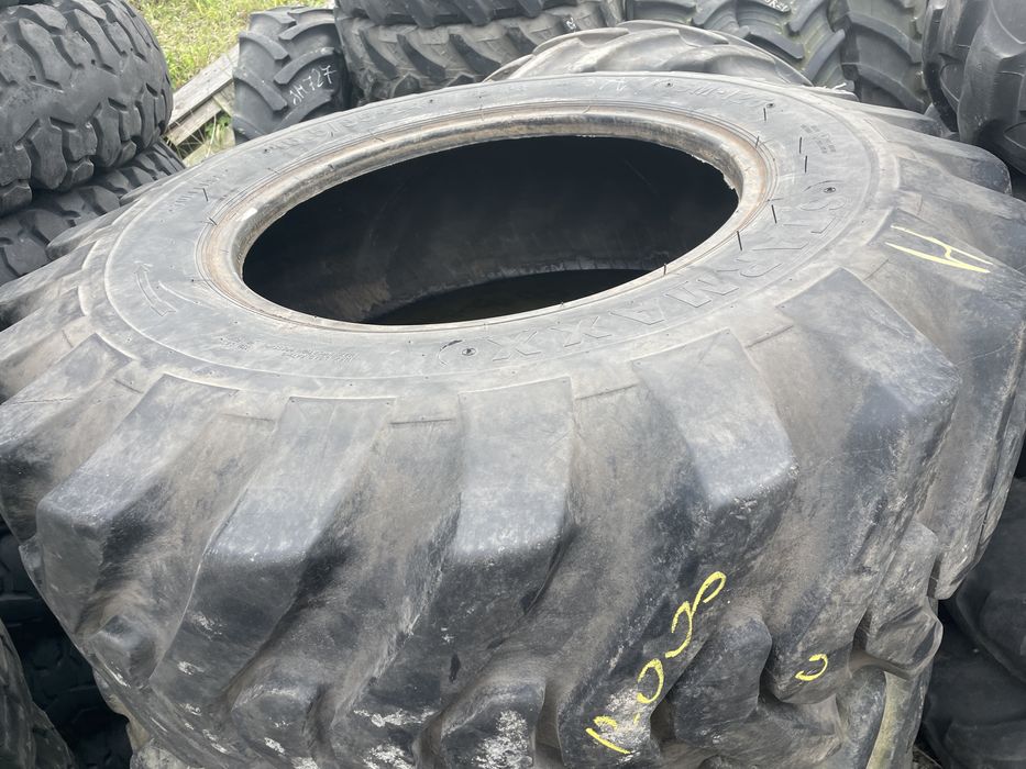Шини 16.9 R24 до екскаваторів та навантажувачів