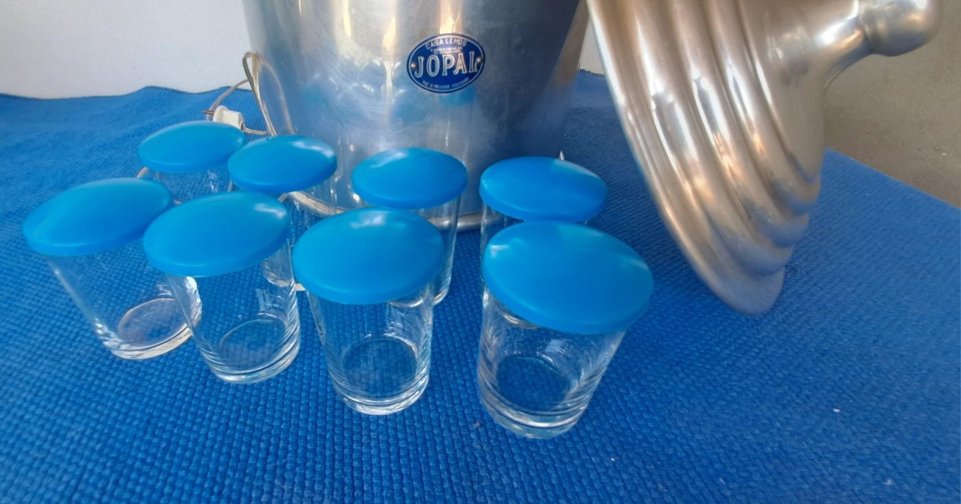 Iogurteira marca Jopal, 8 copinhos de origem
