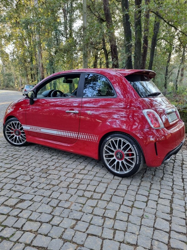 Fiat 500 abarth.