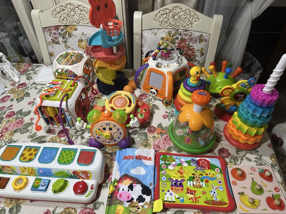 Розвиваючі іграшки,chicco піраміда,юла