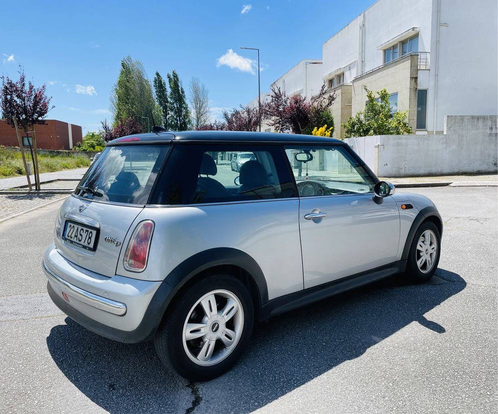 Mini Cooper D Nacional ( Fiável e económico )