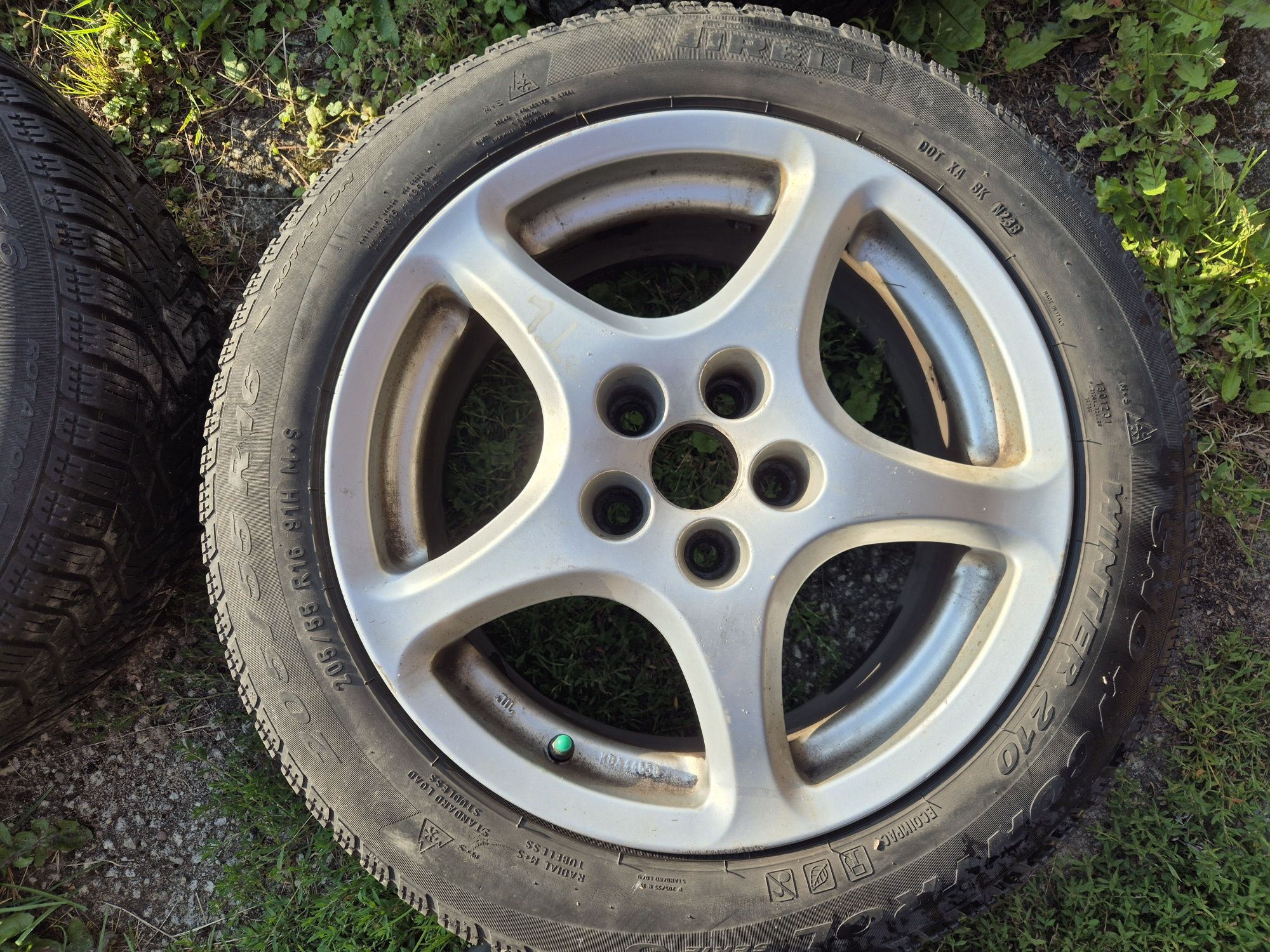 Felgi 16" 5x108 ET - 35 / otwór 63.4mm + opony Pirelli Winter M + S